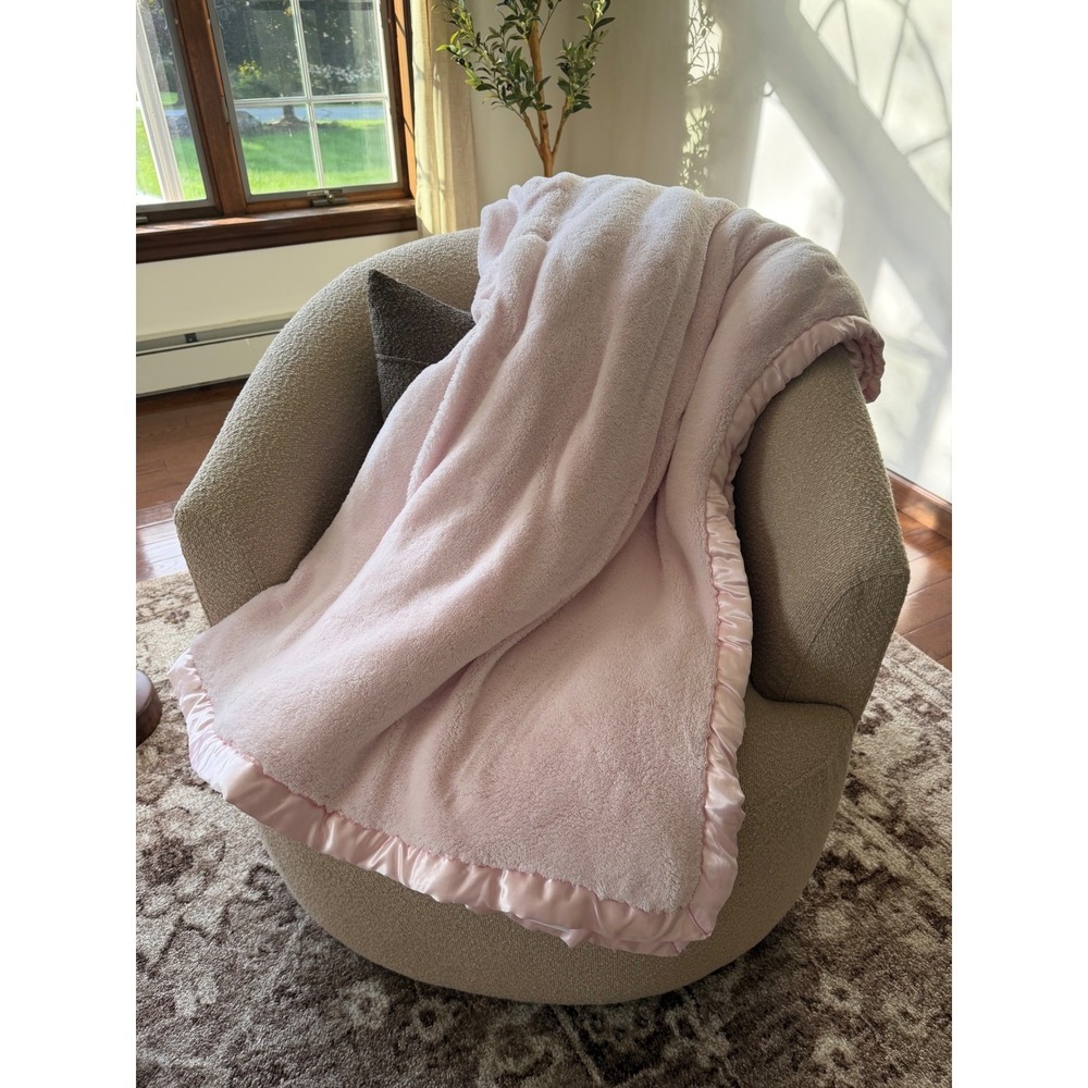 Simply Shabby Chic Rachel Ashwell Plush Blanket Pink Satin Trim Twin 62x86